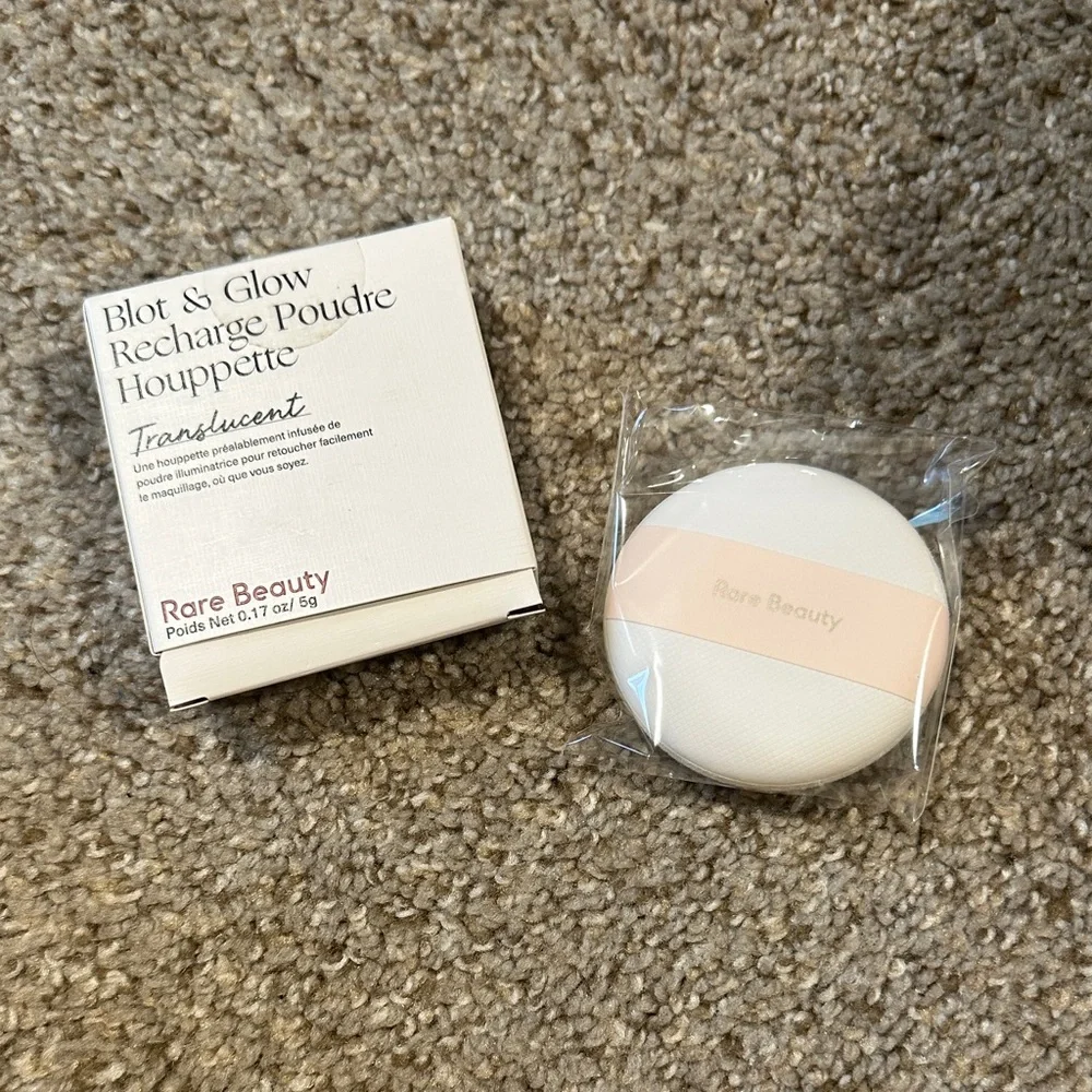 Rare Beauty Blot & Glow Powder Puff Refill - Translucent - Picture 3 of 3